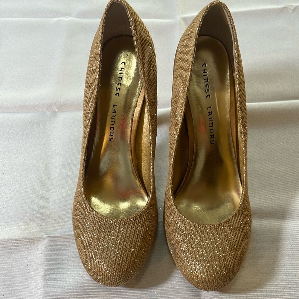 💕 3/$50 BUNDLE Chinese Laundry Honey Glitter Gold Nightlight Pump - Picture 9 of 17